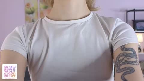 Snapshot of karoline__whitee chatting on March 11, 2026, 10:05 pm Karoline online show from March 11, 2026, 10:05 pm