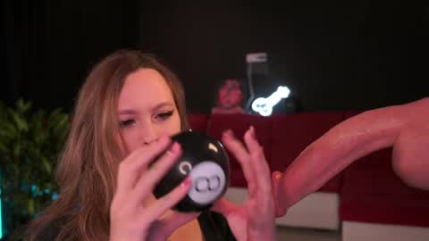 Caroline online show from March 29, 2026, 6:19 pm