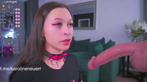 karolineneuer online show from September 25, 2025, 4:11 pm