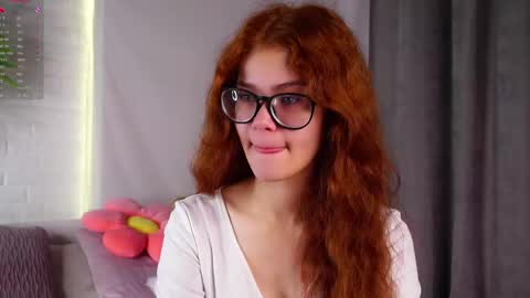 lina online show from May 17, 2026, 1:18 pm