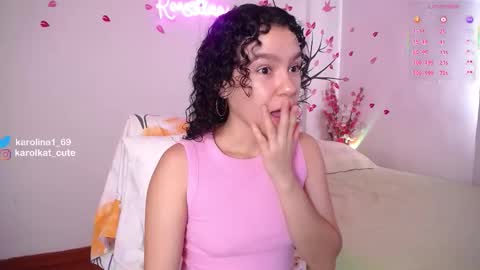 Karolina 3 online show from November 4, 2025, 1:54 pm