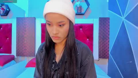 Snapshot of karoll014 chatting on September 12, 2025, 11:21 am Karol online show from September 12, 2025, 11:21 am