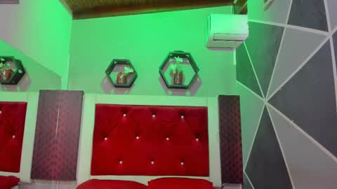 Snapshot of karoll014 chatting on October 2, 2025, 12:01 pm Karol online show from October 2, 2025, 12:01 pm