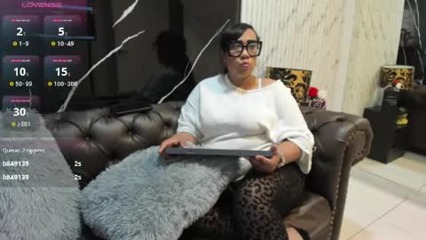 My name is  Miss Karol online show from June 3, 2026, 11:24 am
