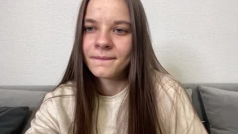 Lia online show from April 3, 2026, 4:27 pm