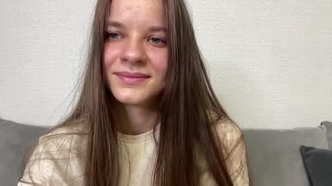 Lia online show from April 4, 2026, 4:04 pm