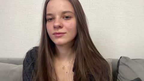 Lia online show from April 15, 2026, 3:52 pm