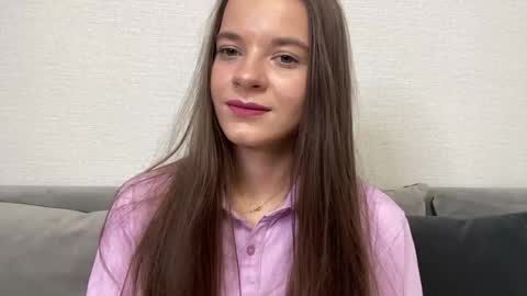 Lia online show from April 16, 2026, 4:08 pm