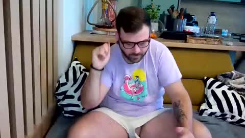 Snapshot of karry300 chatting on November 28, 2025, 9:34 am Karry300 online show from November 28, 2025, 9:34 am