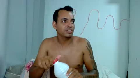 Tamires e Maicon online show from March 11, 2025, 1:05 am