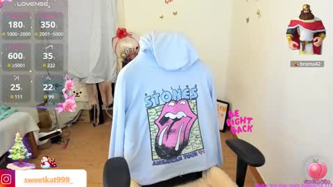 Snapshot of kat_ly_chan chatting on December 28, 2024, 7:54 pm Kat       online show from December 28, 2024, 7:54 pm