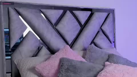 Kat Santana online show from June 8, 2026, 1:44 pm