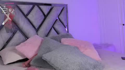 Kat Santana online show from June 10, 2026, 1:43 pm