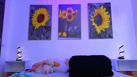 Katalina online show from January 12, 2025, 1:05 pm