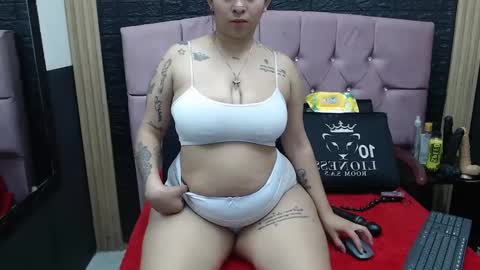 katalella_22 online show from September 20, 2025, 1:01 pm