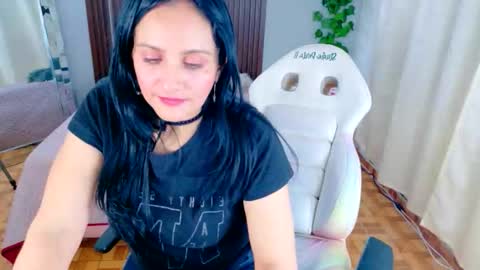 Snapshot of kataleya_29 chatting on November 11, 2025, 4:29 pm kate online show from November 11, 2025, 4:29 pm