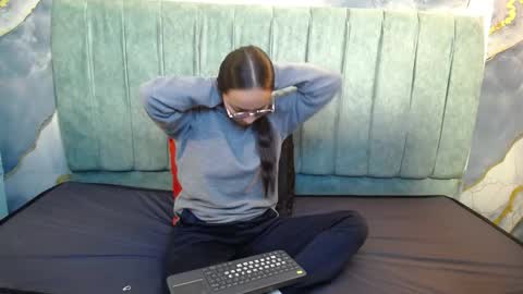 Katalina online show from March 4, 2026, 9:54 pm