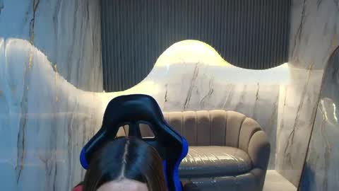 Katalina  online show from April 16, 2026, 8:09 pm