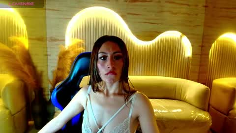Katalina  online show from May 14, 2026, 8:37 pm