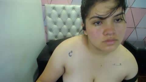 katalina santana25 online show from December 15, 2025, 6:50 am