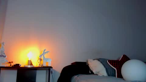 katalinaferreirax online show from December 17, 2024, 12:12 am