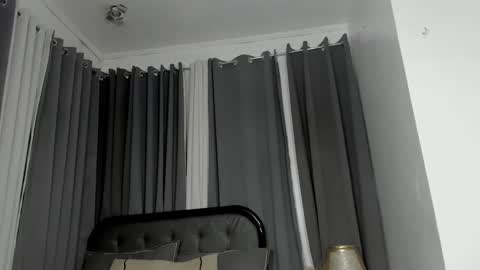 katalinahugecumxx online show from September 16, 2025, 9:38 pm