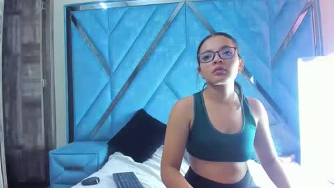 Snapshot of katalinax_rose chatting on June 4, 2026, 3:07 pm katalinax_rose online show from June 4, 2026, 3:07 pm