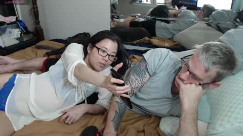 Kat and Crown online show from April 1, 2026, 9:01 pm