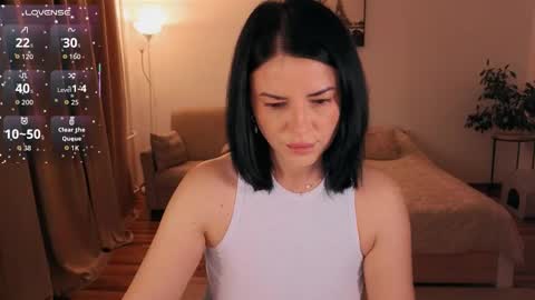 kate124680 online show from December 14, 2025, 10:47 pm