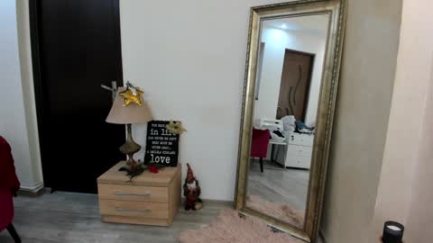 Snapshot of kate_belle chatting on January 4, 2025, 9:52 pm Kate online show from January 4, 2025, 9:52 pm