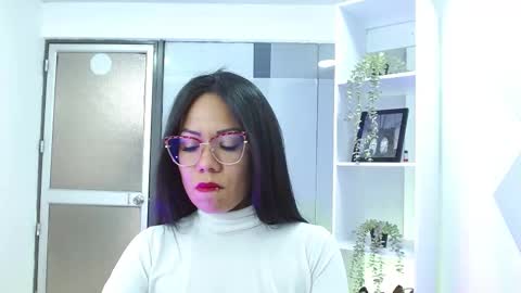 Kate  online show from November 18, 2025, 7:29 pm