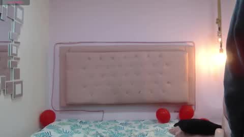 kate online show from February 18, 2025, 9:43 am