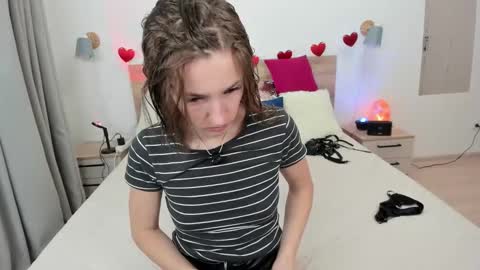 kate_redgar online show from February 12, 2026, 1:50 pm