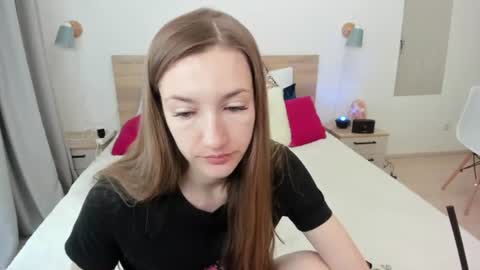 kate_redgar online show from June 9, 2026, 2:39 pm