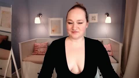 Snapshot of kate_rest chatting on December 19, 2025, 2:35 pm Kate Follow me dear online show from December 19, 2025, 2:35 pm