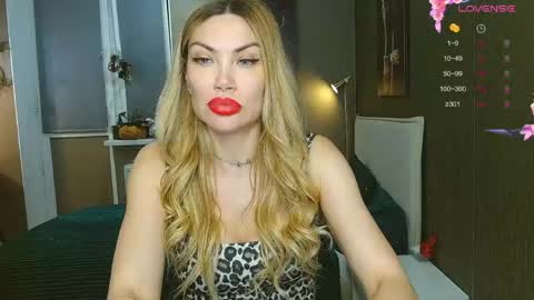 Therapist online show from April 16, 2026, 10:45 pm