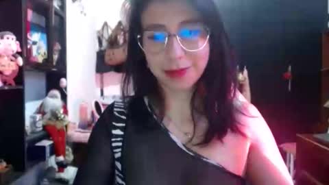 Snapshot of kateeen18 chatting on May 17, 2026, 5:27 am Kateeen18 online show from May 17, 2026, 5:27 am