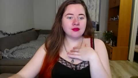 KateeFox online show from March 18, 2026, 5:32 am