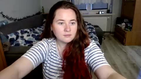 KateeFox online show from May 25, 2026, 4:13 pm