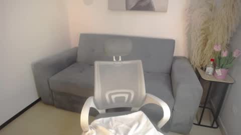 Kate  online show from June 8, 2026, 2:39 pm