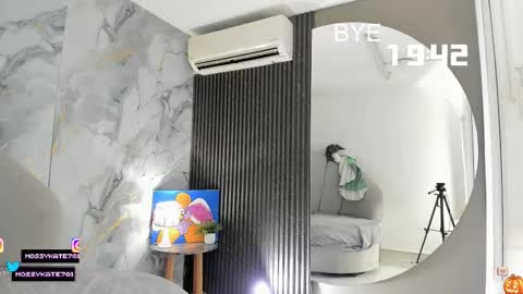 Im Katherine but call me Kate  online show from October 19, 2025, 12:28 pm