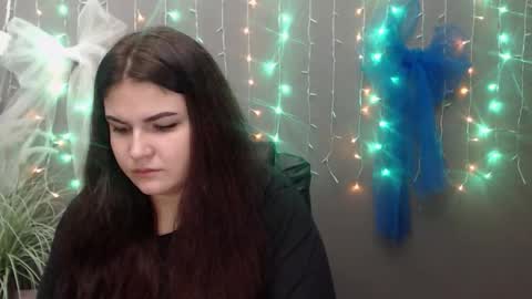 Kate Nils online show from November 18, 2025, 7:07 pm