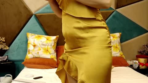 KateQueenston --  online show from January 2, 2025, 5:46 am