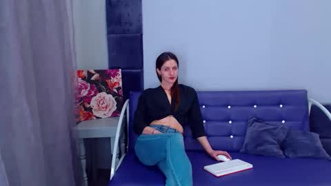 KaterinaRX online show from November 27, 2025, 9:33 am