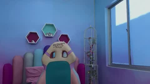 Kate Skinny  online show from December 15, 2025, 11:36 am