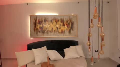 K A T E  online show from March 26, 2026, 12:22 pm