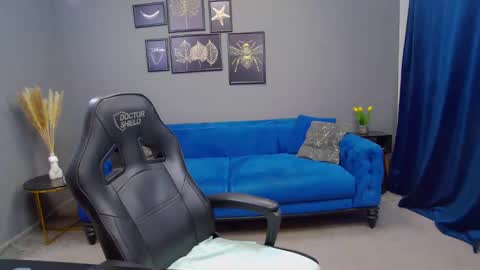 Kate online show from December 5, 2024, 6:55 pm