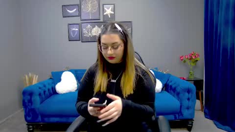 Kate online show from March 4, 2025, 6:18 pm