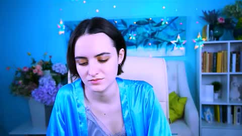 katewillows online show from February 9, 2026, 4:05 am