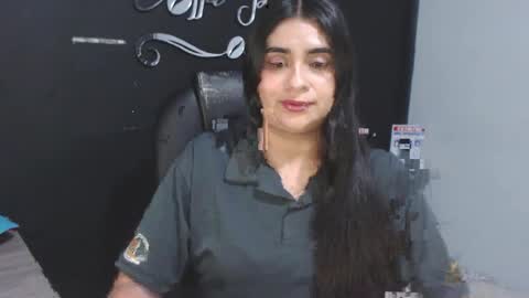 Call me Lau  online show from April 4, 2026, 11:35 pm